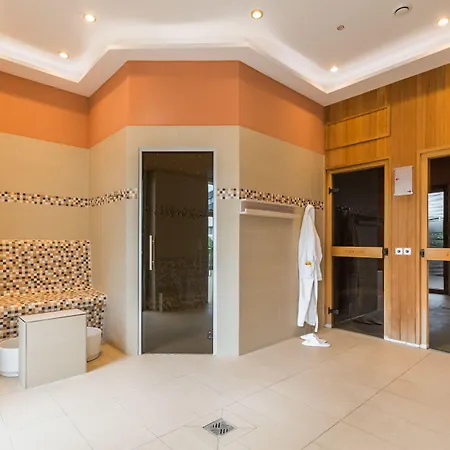 Hotel Park-hotel Huebner 4*